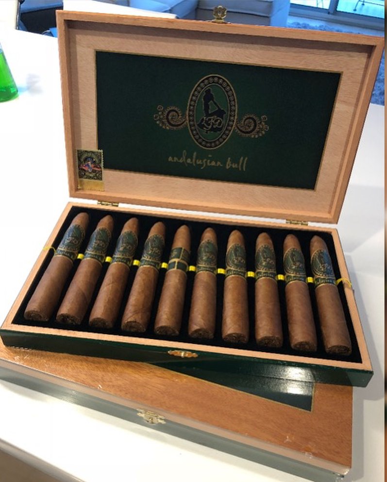 Lyanna Cigar chick tweet media