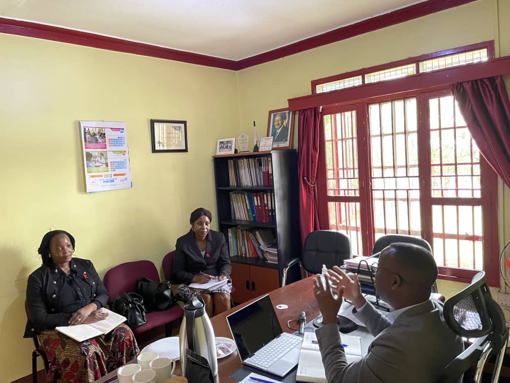 Earlier today, @UNAIDS Country Director @jtmakokha and Community Mobilizer @sarah_nakku visited @hepsuganda offices. Appreciated them for CLM evidence based advocacy that aims to bring meaningful change to service delivery.