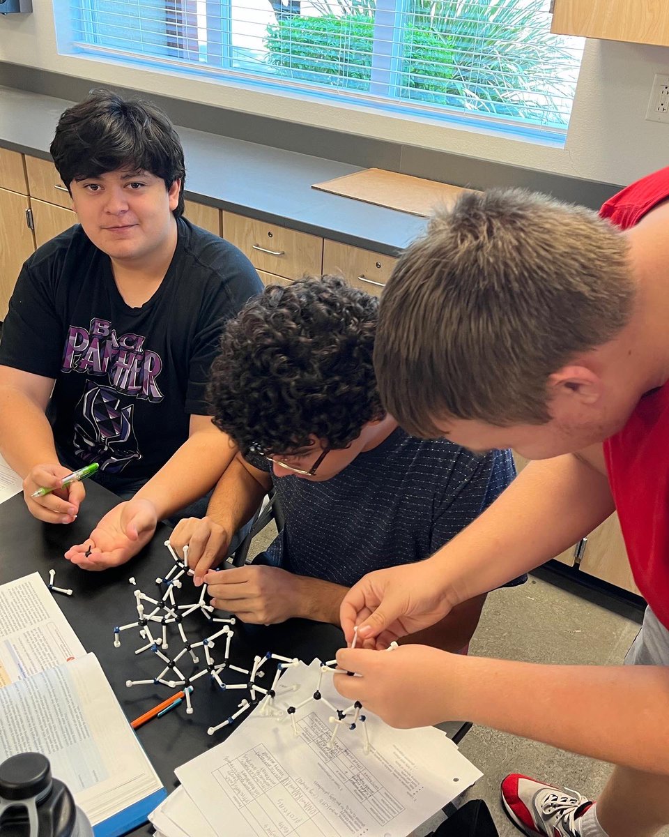 ValleyLutheran's tweet photo. Learning should always be fun! Students did indeed have fun this morning as they navigated the basics of biochemistry! #learning #serving #sharingChrist https://t.co/2TYAAGmkBK