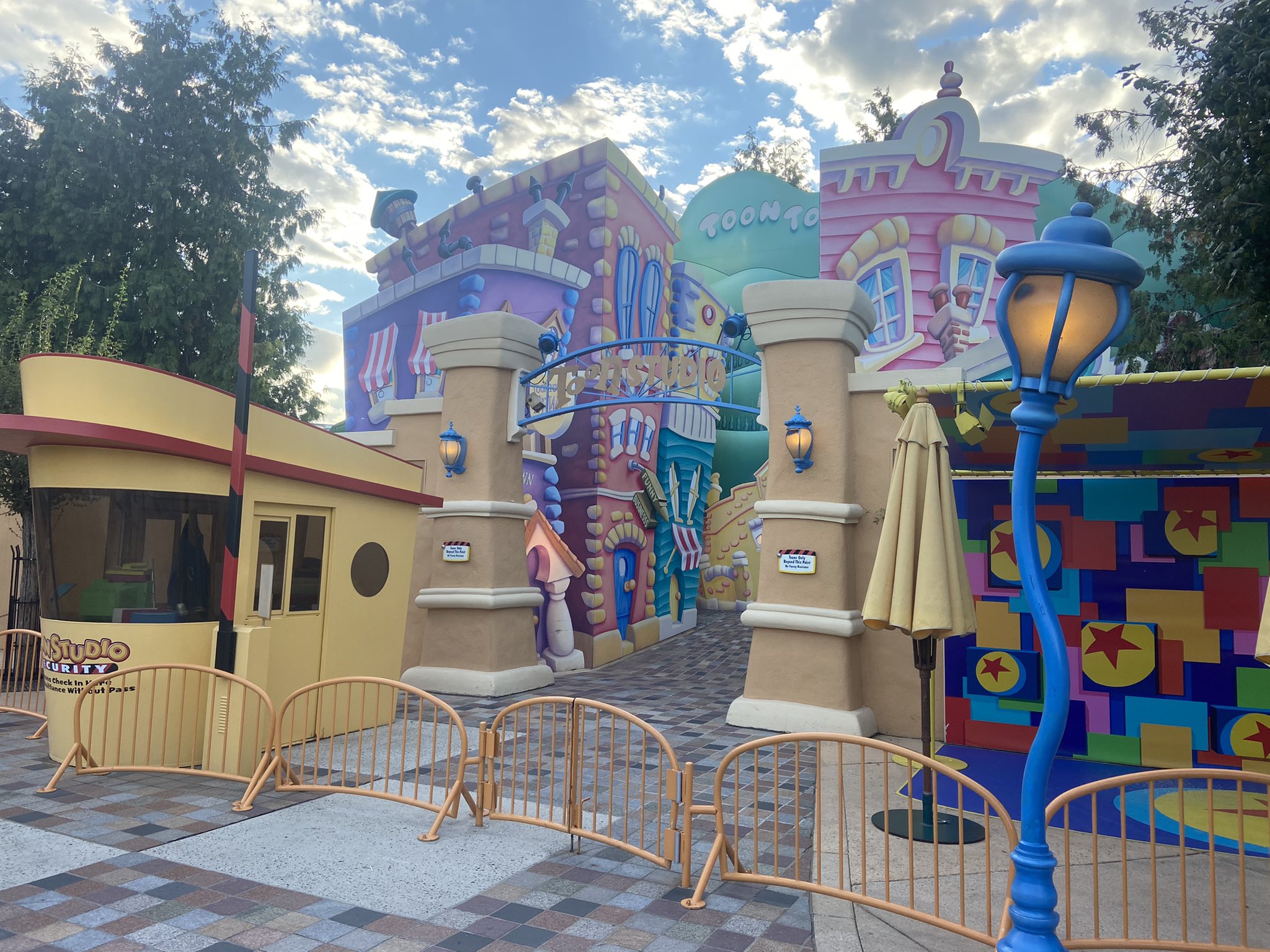 Disneyland Paris Works (DisneylandWorks) / Twitter