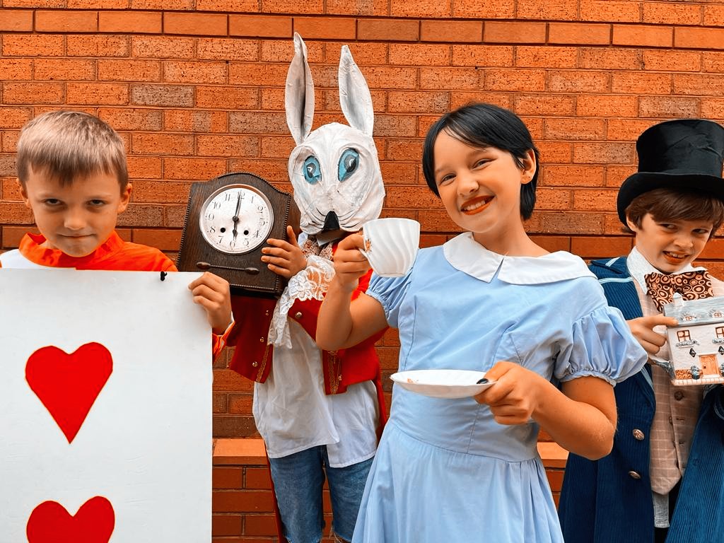 We're open to new members and casting now for the 2023 production - Alice in Wonderland!
The junior groups run on Sunday mornings 11-1pm or Wednesday evenings 5:30-7:30pm with a free trial for anyone interested in joining. Please contact admin@centralyouttheatre.org for more info