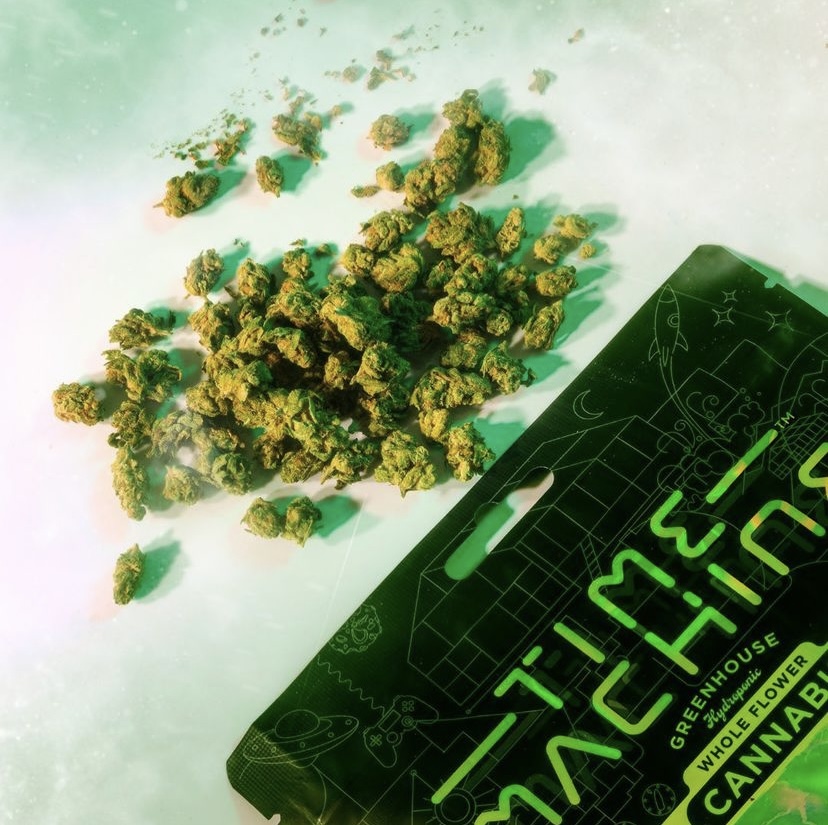 Premium hydroponic flower grown in a state-of-the-art Dutch greenhouses on California’s central coast. #flowerfriday #PAD