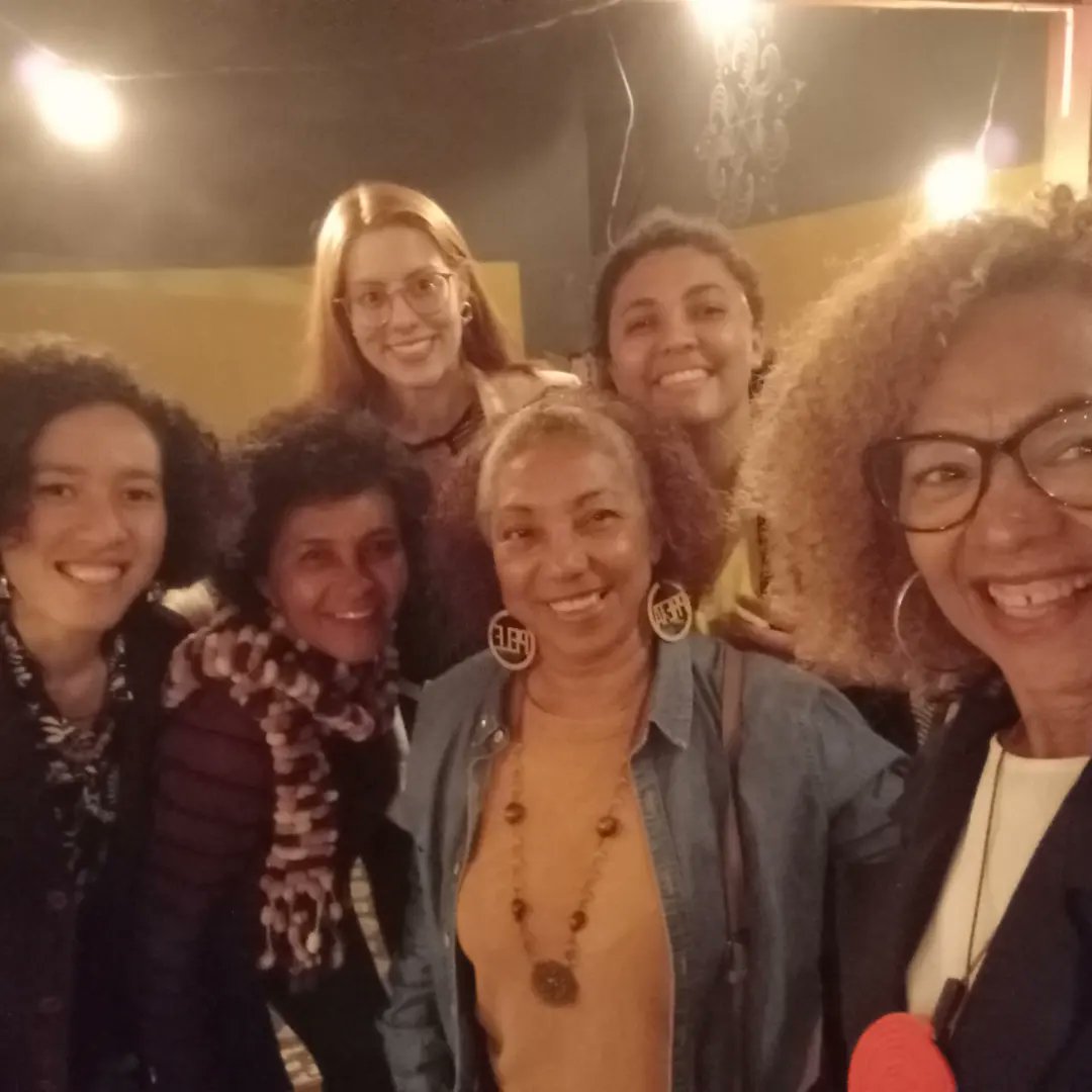 SocorroMatos65's tweet photo. Quarta-feira (14/09) participei de debate do @PodemElas, no qual discuti sobre as causas das mulheres e da diversidade junto de outras candidatas(os). 
Agradeço ao coletivo Elas Podem pela oportunidade e pelo diálogo 😘.

#ElasPodem #MulheresEDiversidade
#VoteSocorroMatos65160 https://t.co/OnTtWRBNca
