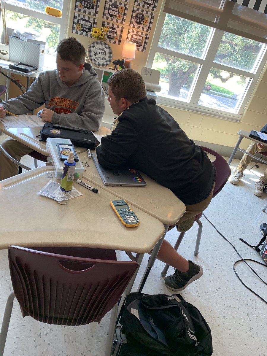 tweaver02's tweet photo. What a better way to wrap up a week?Students re-teaching and collaboration! #BeEXTRAordinary #WildcatNation #TeamMcpss https://t.co/PjLe2ZO0Fq
