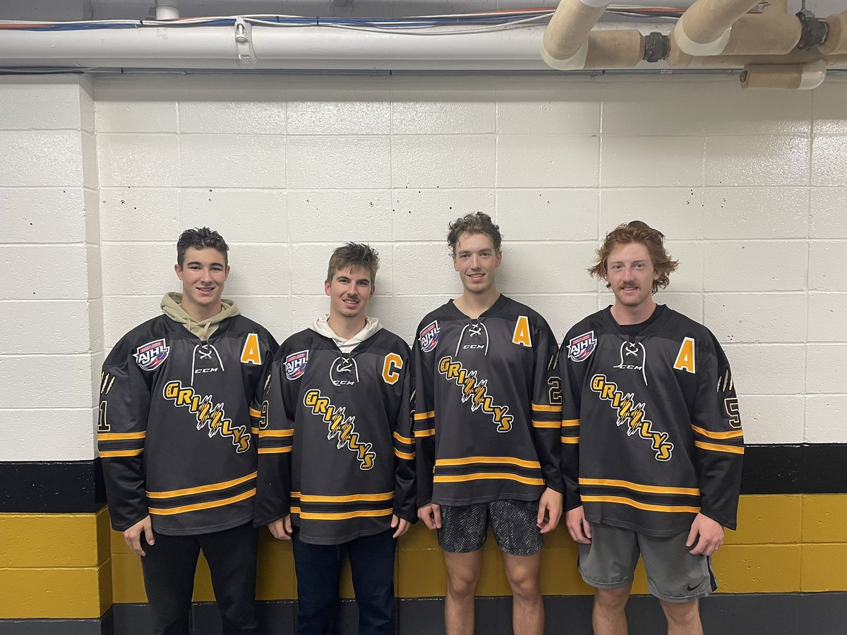 GrizzlysAJHL's tweet photo. Prior to our home opener tonight, we are excited to announce the leadership group that will be guiding us during the 2022-23 season! 
C: Liam Hughes
A’s: Ethan Mercer, Kasey Hiemstra, Tristan Baumung 
#GoGrizz https://t.co/32hsZqxXFu