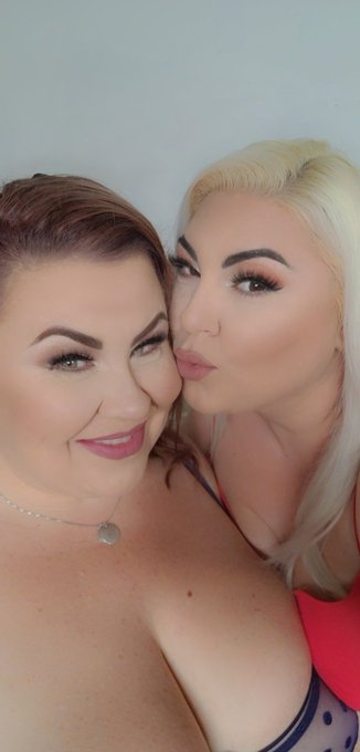 2 pic. Day 2 with @ladylynnxxx for @plumperpass https://t.co/pqmgGiRht3