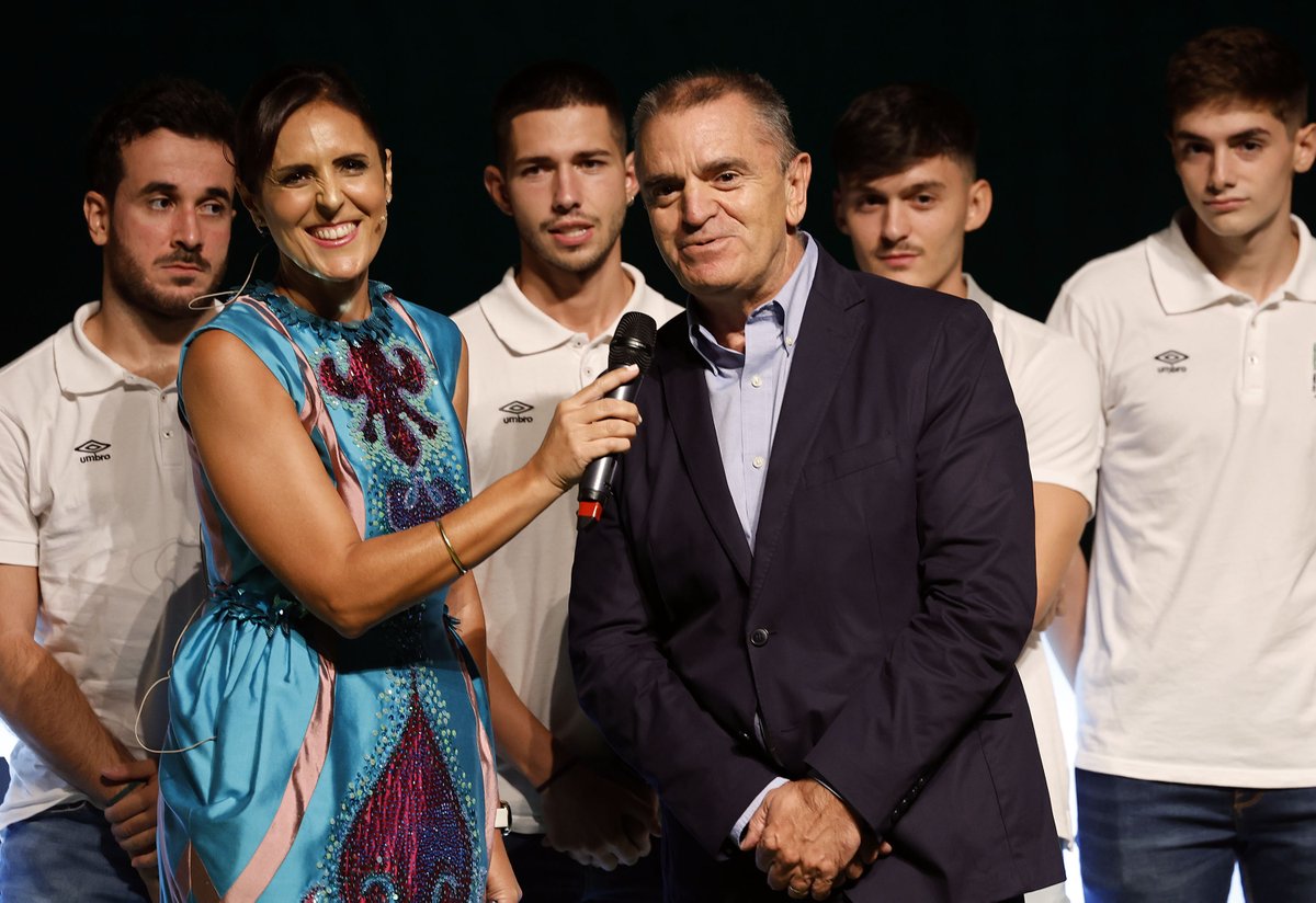 📹Gala de los #premiosAPDM #MalagadelosDeportes2022 🎤
📸✴️¡Ya está la galería de imágenes en Facebook! ➡️cutt.ly/QVe7zBc