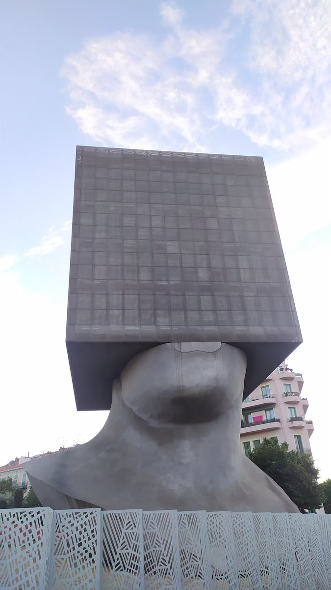 julian_perrin's tweet photo. Having a great time at #MitoNice!
Stumbled upon an accurate depiction of my head after so many interesting talks #mitonice2022 #mitochondria https://t.co/lFDEqnW4nI