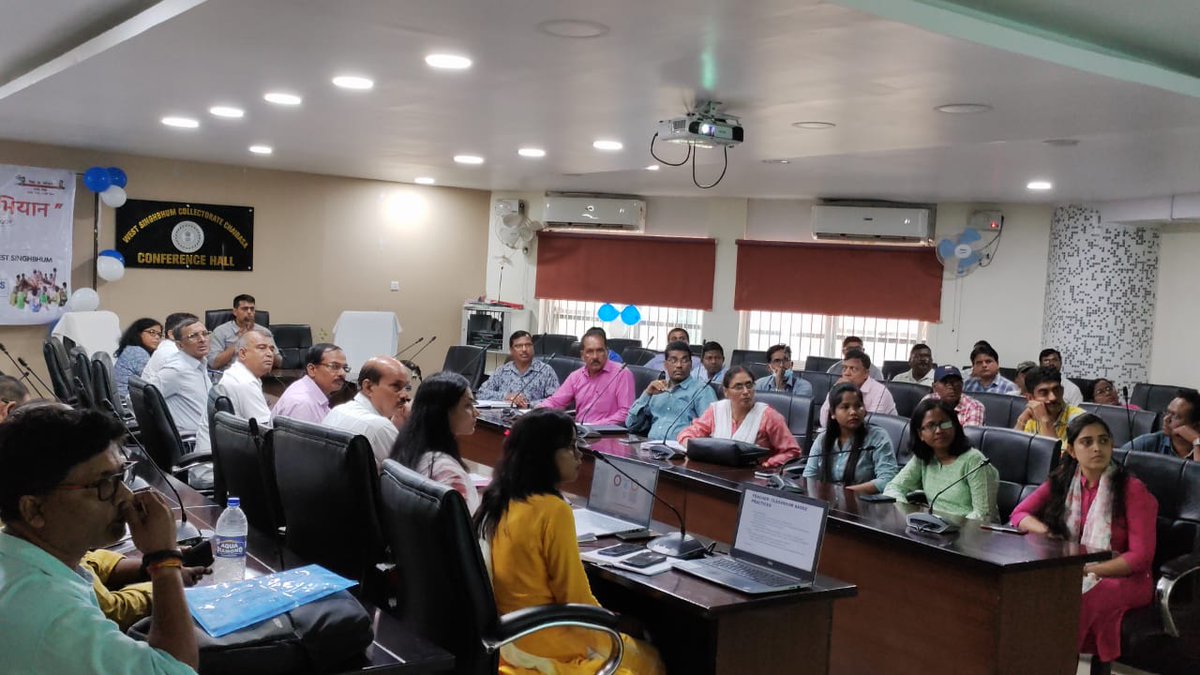 dasma_diggi's tweet photo. मुख्य अतिथि DC_Chaibasa और DEO_Chaibasa के द्वारा आकांक्षी जिला कार्यक्रम तहत @PiramalFdn द्वारा संचालित " बुनियादी शिक्षा अभियान " का शुभारंभ किया गया । अभियान का उद्देश्य 18 प्रखंडों के 228 विद्यालयों में स्कूली बच्चों का उन्मुखीकरण करते हुए उन्नत समाज निर्माण पर बल देना है । https://t.co/WXeZCIFJWH