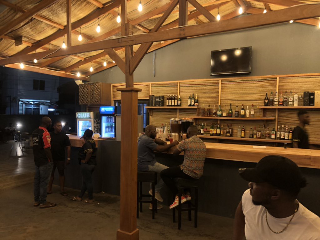 *The New Selasi, Osu*
It's.. Fraaiiday...TGIF‼️
Enjoy an awesome atmosphere with us this evening at;
*Selasi On The House*, Osu.
Now open😄
Tell a friend to tell a friend👩‍❤️‍👨🤞🏾
Our new location on Google.👇🏾👇🏾👇🏾
maps.app.goo.gl/iX6CtTVUWbJRra…