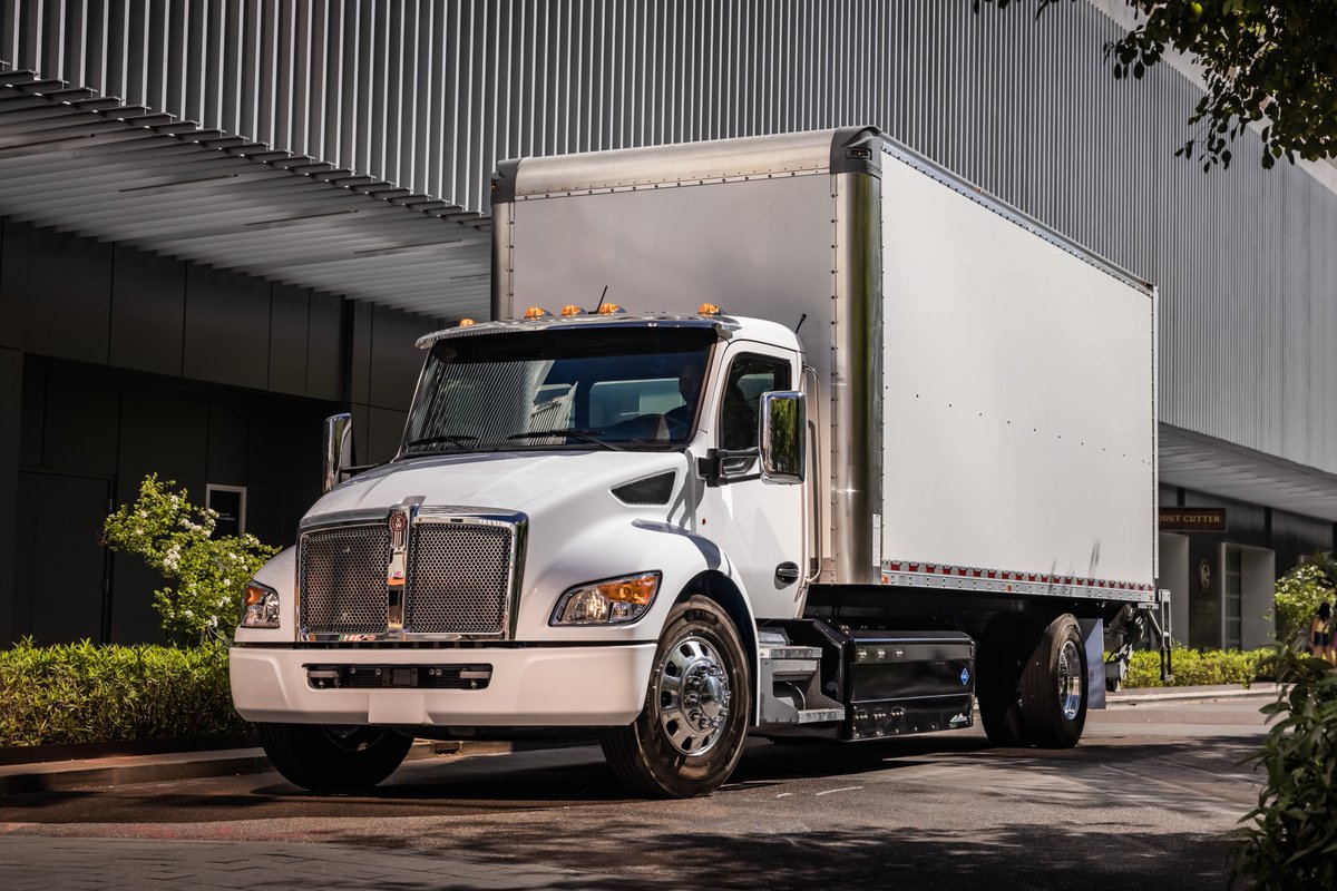 Looking for a better way to protect your new @Kenworth truck? We've got you covered!

Take advantage of our Kenworth Medium Duty 3-year/200,000 mile extended warranty. You'll receive a special interest rate and financing terms up to 72 months.