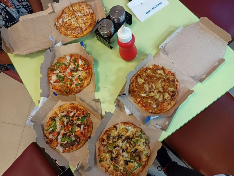 BrudaSol's tweet photo. Just had a amazing pizza party thanks to @PizzaPalzNFT @BurritoBoyzDAO. https://t.co/GiDeedHuHr