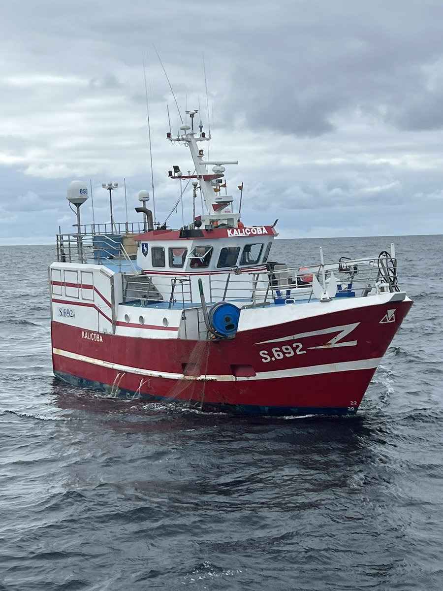 Bm800_Hake's tweet photo. Kalicoba S692 hauling #Hake nets at #LabadieBank yday #Eatmorefish #Irish #GillNetter https://t.co/dpRAgo5eQK