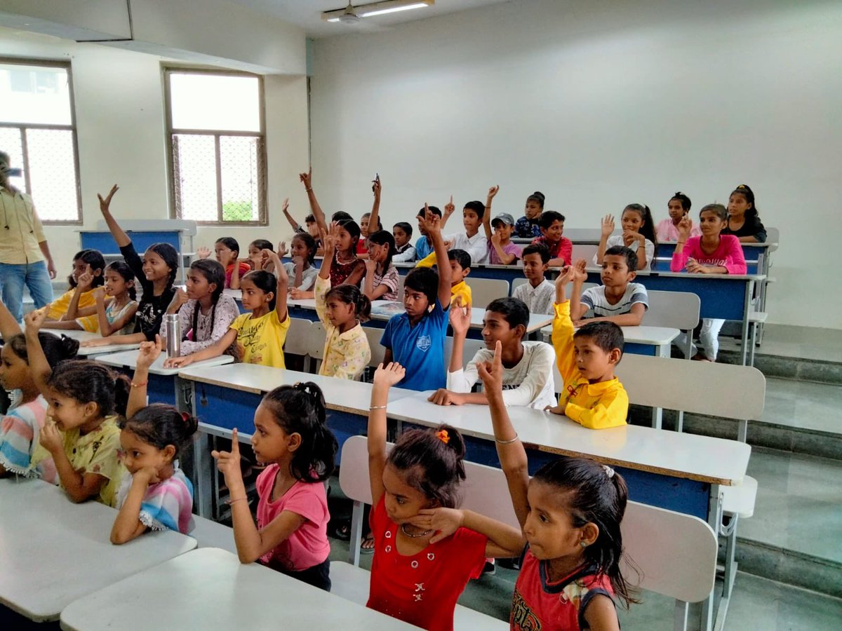 macnss's tweet photo. @macnss had organised the "Waste Management Workshop" under the aegis of Swachhta Pakhwara for community children.
#macnss #wastemanagement #swachhta #NSS #SwachhBharat @YASMinistry @PMOIndia @swachhbharat @WasteManagement @Anurag_Office @Anurag_Office @moefcc @_NSSIndia @NssrdD https://t.co/duotbBq0Hx