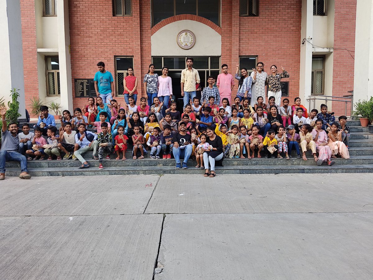 macnss's tweet photo. @macnss had organised the "Waste Management Workshop" under the aegis of Swachhta Pakhwara for community children.
#macnss #wastemanagement #swachhta #NSS #SwachhBharat @YASMinistry @PMOIndia @swachhbharat @WasteManagement @Anurag_Office @Anurag_Office @moefcc @_NSSIndia @NssrdD https://t.co/duotbBq0Hx