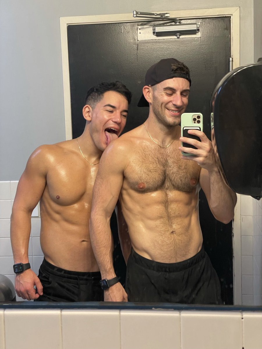 JCxLiam's tweet photo. Rowdy at the gym 👅 https://t.co/vzC1BaT2xD