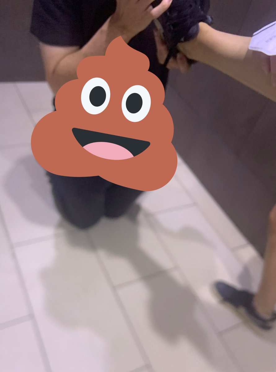 lorenaaaalopez's tweet photo. Chupando mis suelas que es para lo único que servís peleles. #slave #paypig #cashmeet https://t.co/mTWa9jmNjE