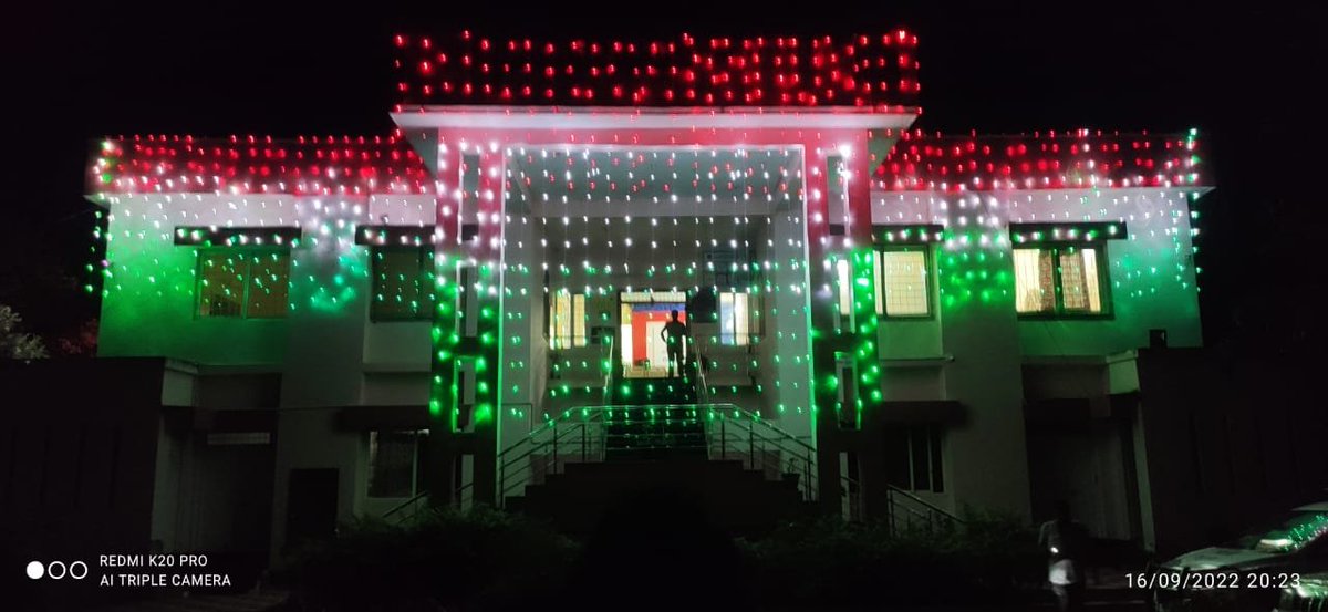 MalkajgiriCop's tweet photo. In view of #TELANGANA_JATEEYA_SAMAIKYATA_VAJROTSAVALU,@BibinagarPS illuminated with #Tri_Colour.
@DcpBhongir @DCPLBNagar @DcpMalkajgiri @Rachakonda_tfc @sheteams_rck @RKSC_Rachakonda @CyberCrimeRck https://t.co/VrwE03cNlM
