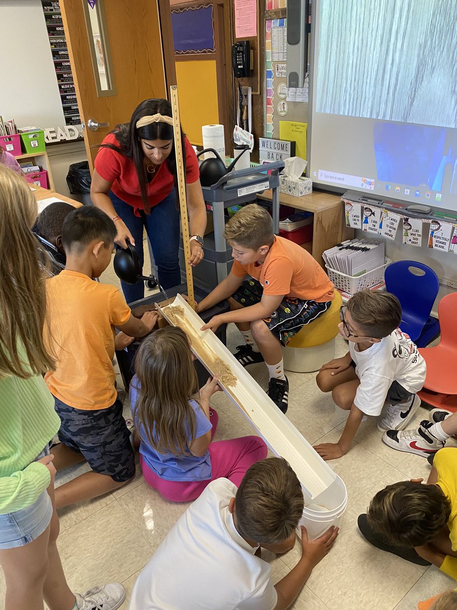 Scientists evaluate the effects of water on Earth’s erosion. Great connections to our beautiful oceanfront city! 🌍 🧪 #ProudtobeLB <a href="/jslearning/">Jeanine Sofield</a> <a href="/24Kath/">Kathy Connolly</a> <a href="/CZawatson/">Cristine Zawatson</a> <a href="/TursiCristie/">Cristie Tursi</a>