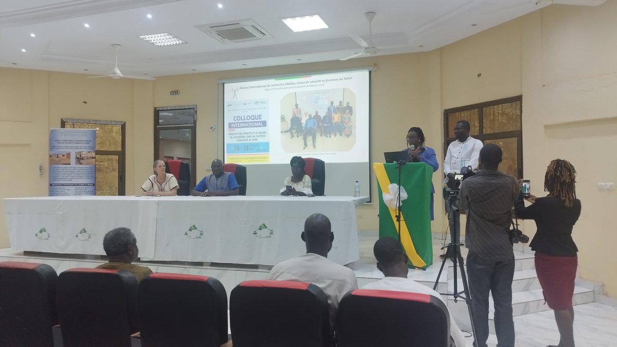 NadineCompaore's tweet photo. Fin du colloque international sur la médiatisation, mobilités et les mesures de #gatekeeping dans un contexte d'#insécurité au #sahel. Plus d'une vingtaine de thématiques abordées par des #doctorants, #docteurs, #professeurs, #chercheurs, #journalistes et #communicants https://t.co/C7Yftehb6V