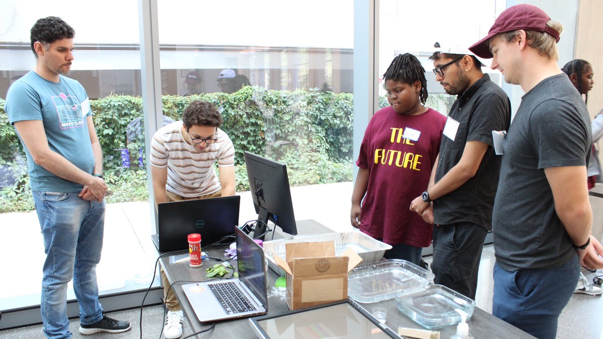 University of Chicago Materials Research Center (@uchimaterials) on Twitter photo Graduate students and postdocs led fun, hands-on science demos for local <a href="/ChiPubSchools/">CPS - Chicago Public Schools</a> students at our first #MRSEC Outreach Day. #NSFfunded #STEMOutreach Graduate students and postdocs led fun, hands-on science demos for local <a href="/ChiPubSchools/">CPS - Chicago Public Schools</a> students at our first #MRSEC Outreach Day. #NSFfunded #STEMOutreach
