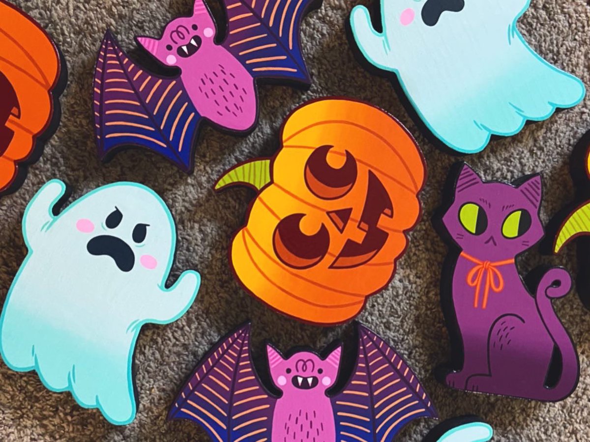 ashdrawsweird's tweet photo. These spooky wood cutouts will be available tomorrow at 11am MST as part of my Halloween drop!! Which cutout is your favorite?? I’m partial to the pumpkin.
#halloween #halloweenart #enamelpaint #signpainting #spoopyseason #supportlocalartists https://t.co/VK1xLXqRiP