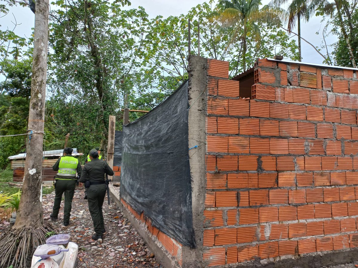 ¿Qué esta pasando en el Área Protegida Humedal Kirpas Pinilla La Cuerera, en Villavicencio?
Continuan construcciones ilegales al interior del AP, en zona estrategica PANTANO. 
Solicitamos se aplique art. 81 Ley 1801/2016 por parte Policía Villavicencio antes de término 48 horas