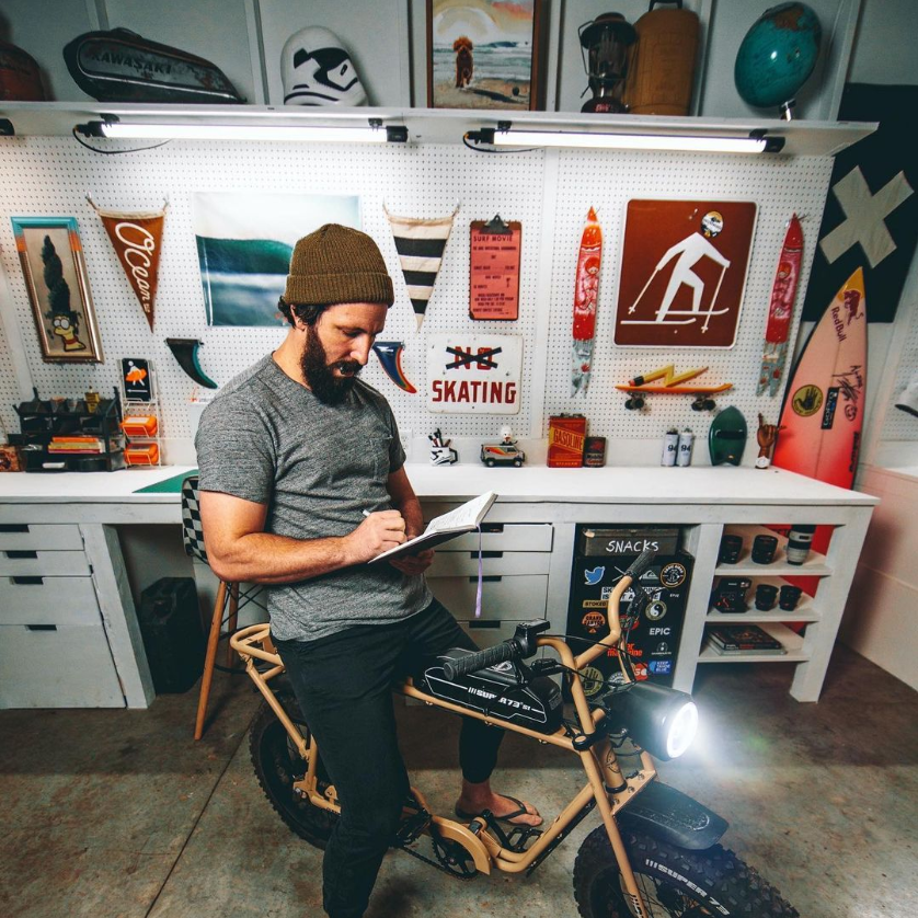 ryantheryno_'s tweet image. When I move back to CA, I am 100% ripping off @dannpetty&apos;s garage office design...

... I mean, c&apos;mon, the creativity is already flowing for ideas for my version of this.