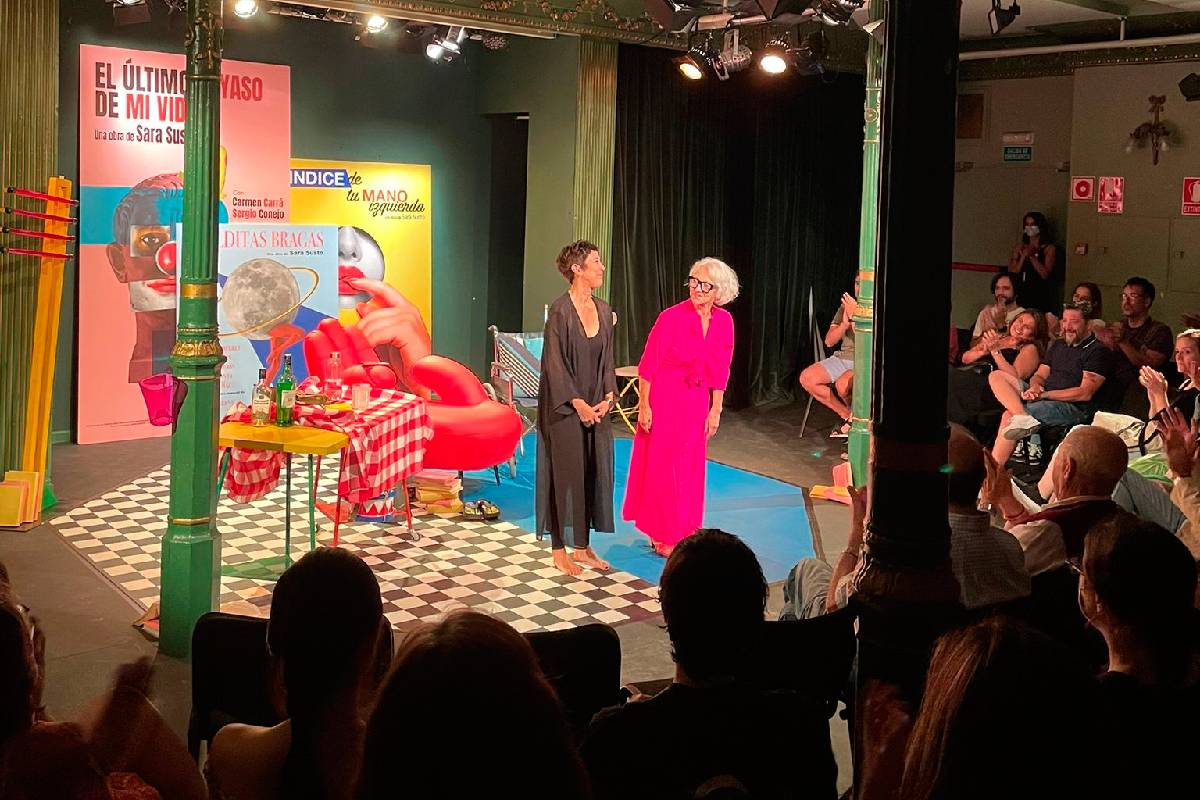 PUNTO Y COMA: Un paso a la madurez dramática de JuanMa Pina. Sin renunciar a un estilo propio, que ronda los límites de lo kitsch, lo camp y lo ibérico. Encontramos un texto más coherente, redondo y justo con sus personajes" teatromadrid.com/recomendacion/…