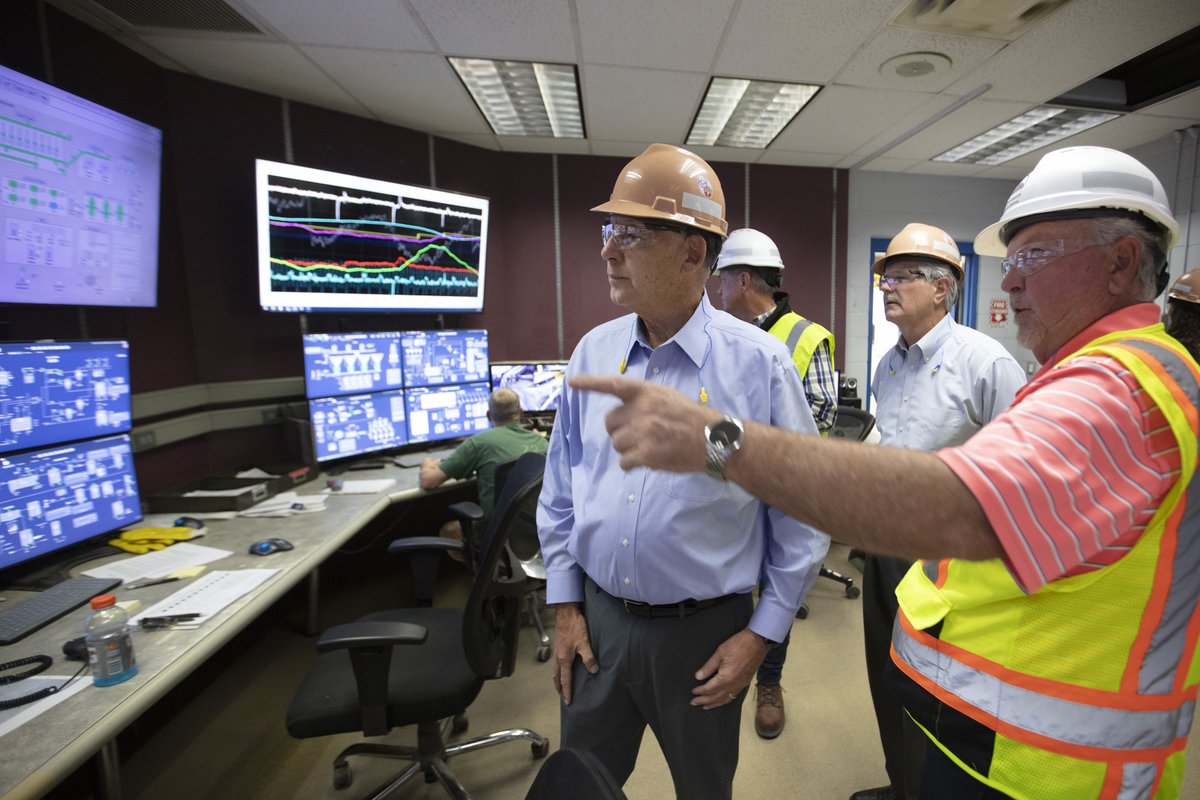 CrystalSugarCo's tweet photo. We were pleased to share our #MoorheadFactory today with Senator Hoeven (ND) &amp; Senator Boozman (AR). They visited for a tour and learned about our expectations for this campaign's harvest and sugar production. https://t.co/lwbvrReV7S