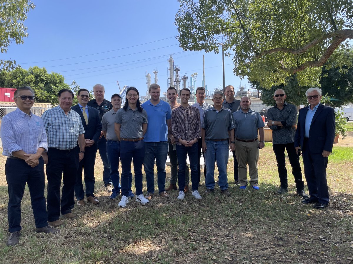 NewsWorldEnergy's tweet photo. Reps from @RepDanKildee @RepMarkTakano @RepJimmyPanetta and @RepKatiePorter's offices joined @CleanFuelsFnd for a tour of World Energy’s #greenenergy hub to learn more about the role of renewable fuels in achieving meaningful emission reductions in transportation.#MakeNetZeroReal https://t.co/Fs8yj1ExEk