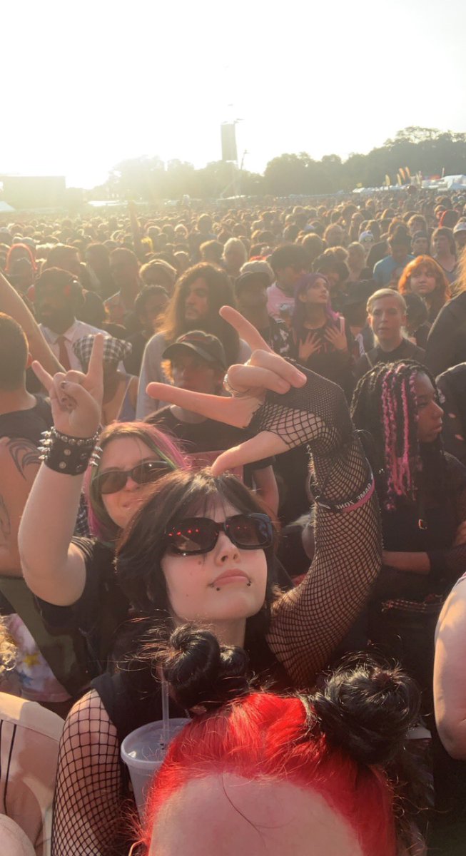 EmilyHatesYou_'s tweet photo. #MCRRIOT crowd check from the raillll 😭❤️ https://t.co/5woXzP2jG9