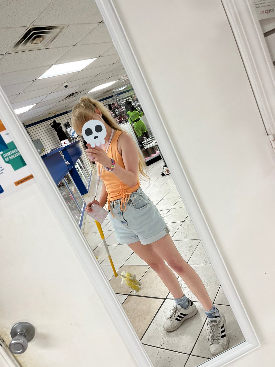 vomit_angel's tweet photo. Tw bodycheck
Dumping pics from inactive era beep beep https://t.co/GR0Mz4tNAL