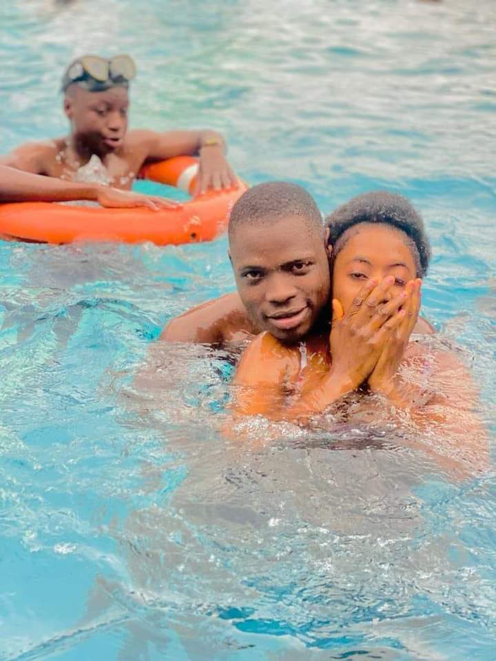 ZoMidas's tweet image. Actuellement { Facebook } est pris en ( Otage .....).....par les ( Jeûnes Utilisateurs ).......qui s'amourache......! 

Ils nous montre le ( Love ❤️ ) .....comme jamais....arrêter de les ( Insultés ).....chacun vie ça vie à ça façon.......! 

Lisez le Premier Commentaires 👇👇