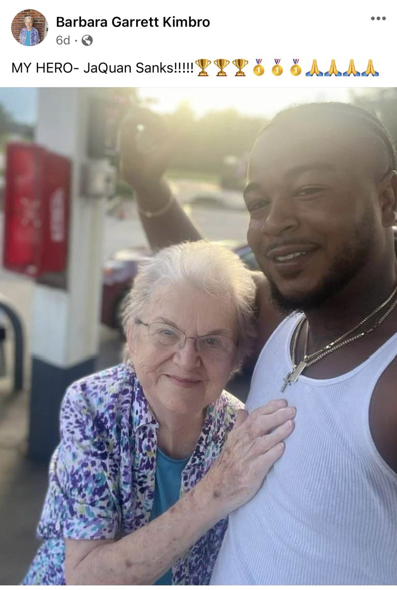 GAFollowers's tweet photo. An 88-year-old Georgia woman fell backward while stepping onto a curb and could’ve cracked her skull on the pavement, but this guy caught her from behind and stopped her fall. 

The things that happen when we see and treat each other as human beings. ❤️ https://t.co/RpXbhVkgdO