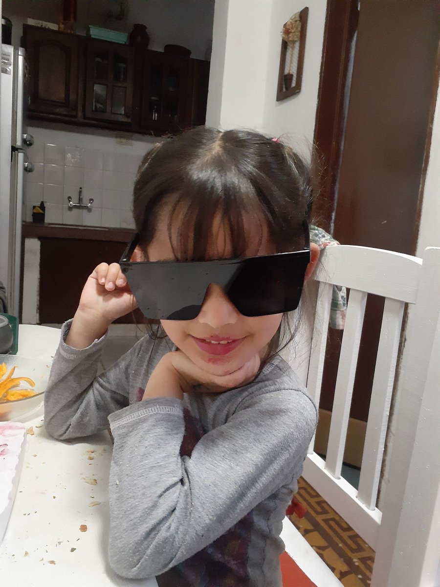 nahir_ali's tweet photo. @Lulyferreyraa_ Ya tenemos lentes https://t.co/YUVajSZqS9