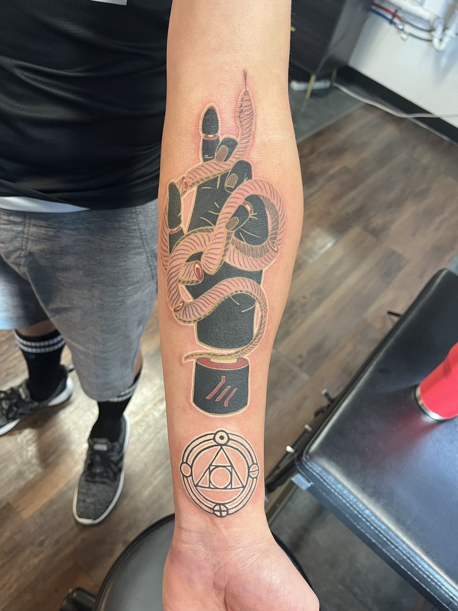 ListenThroughMe's tweet image. Started on my @Thrice full sleeve this week. Much more to come! Don’t know that I would be 29 days sober today if it wasn’t for the music they’ve been making for almost 25 years now. Check them out! They are so much more than just The Artist in the Ambulance guys! #RecoveryPosse