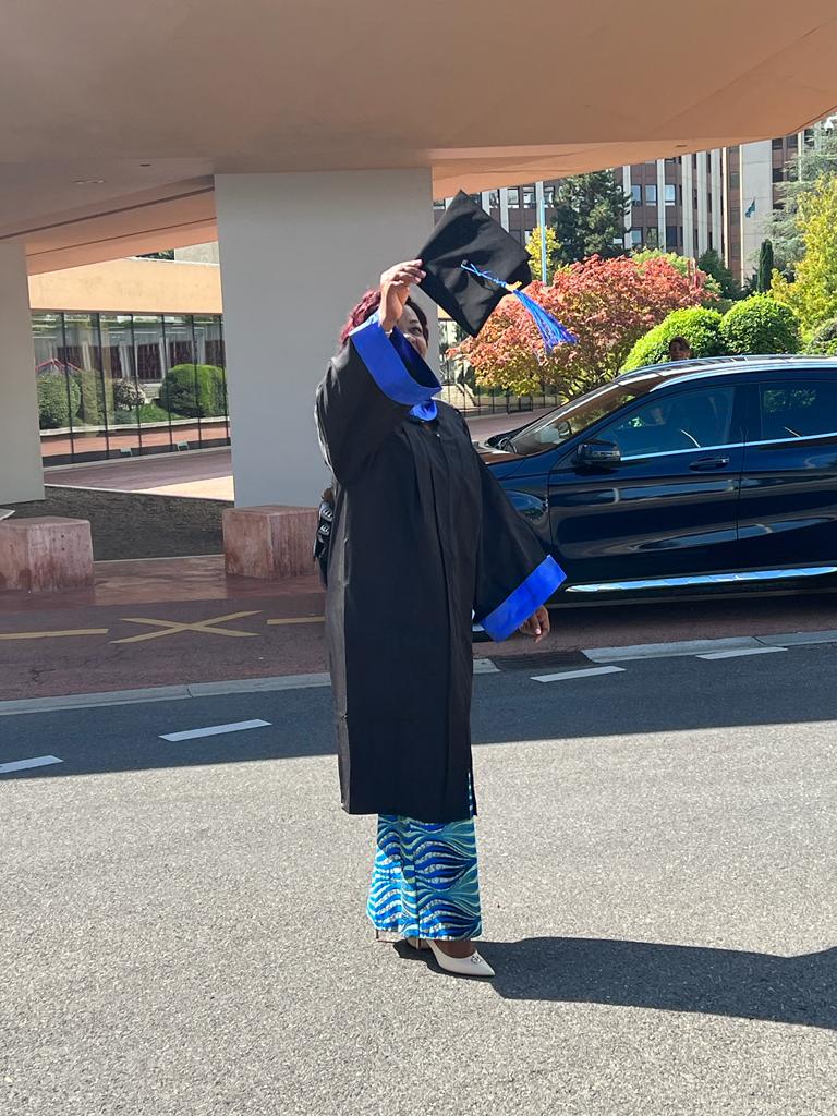 Heureuse d'avoir achevé ce jour un processus couronné par ce diplôme de Master en business administration, spécialisation : Gouvernance et Diplomatie.
Mention : #DISTINCTION.