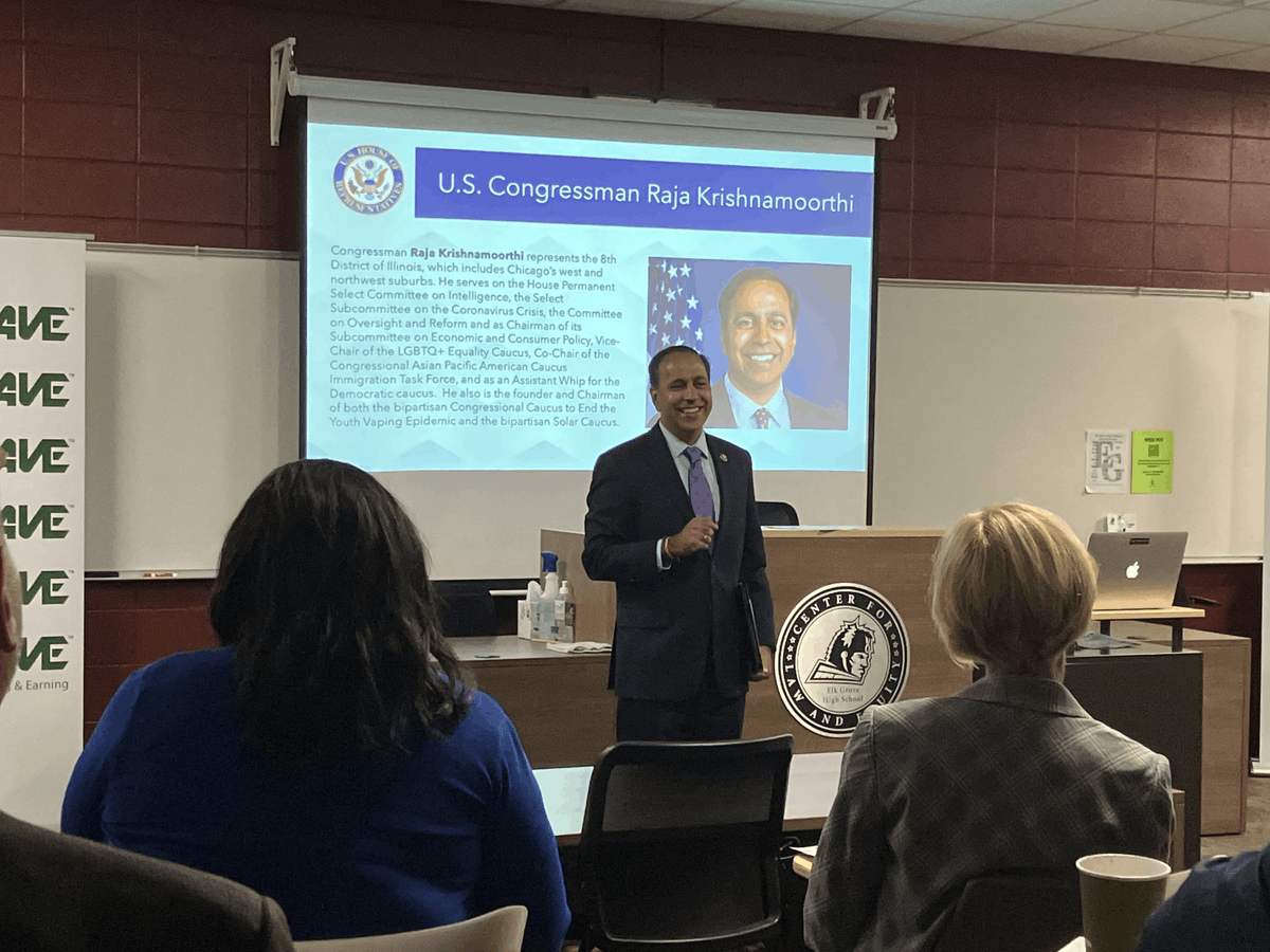 KBMorrison15's tweet photo. I want to give a big thank you to John Dallas and @enclave_center for bringing the @UofILSystem  to the 15th district. It was great hearing about post secondary education opportunities for Illinois residents as well as being able to speak alongside @CongressmanRaja! https://t.co/6Zmof1lfhq
