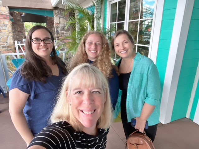 careersatflvs's tweet photo. Seminole County #teamFLVS during their lunch meetup at Bahama Breeze!
#meetups #companyculture #floridavirtualschool https://t.co/KT3dvziwKJ