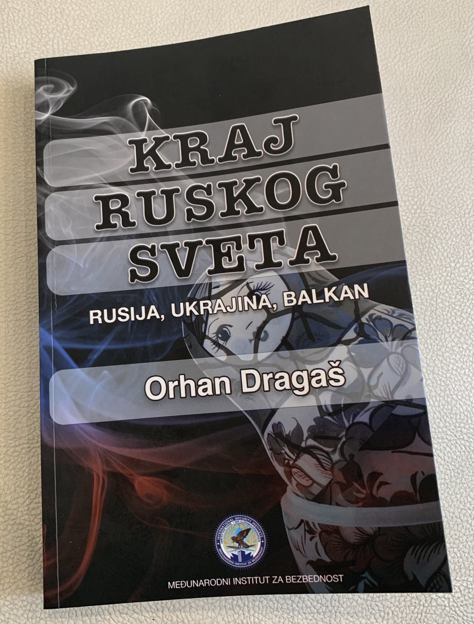 FczAKSMWYAI4zNj?format=jpg&name=large