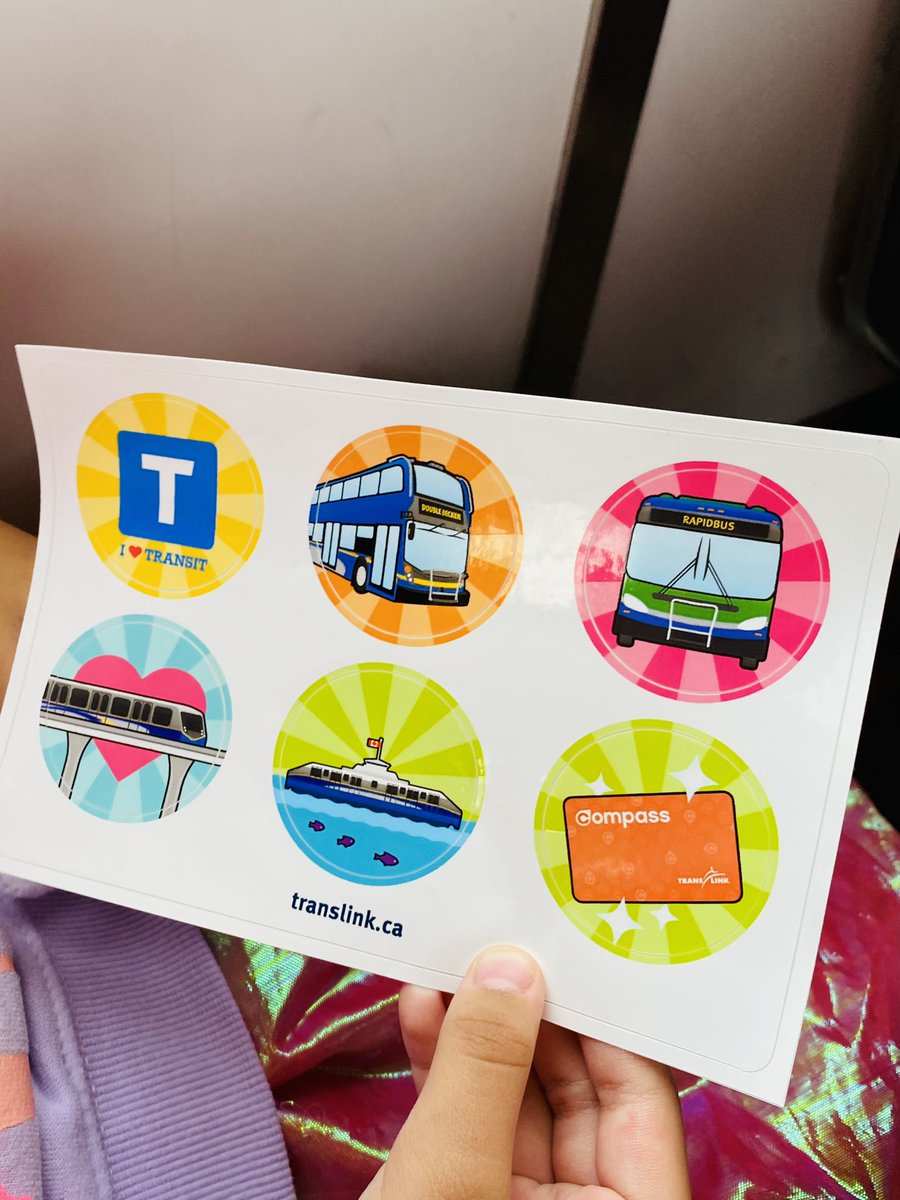 22ShadesOfPink's tweet photo. @TransLink a kind gesture from one of your staffs at the Metrotown Station! Thank you sir! My toddler and I truly appreciate your kindness 😊 #TranslinkBC #Skytrain #MetrotownStation https://t.co/kmxt6oNyK1