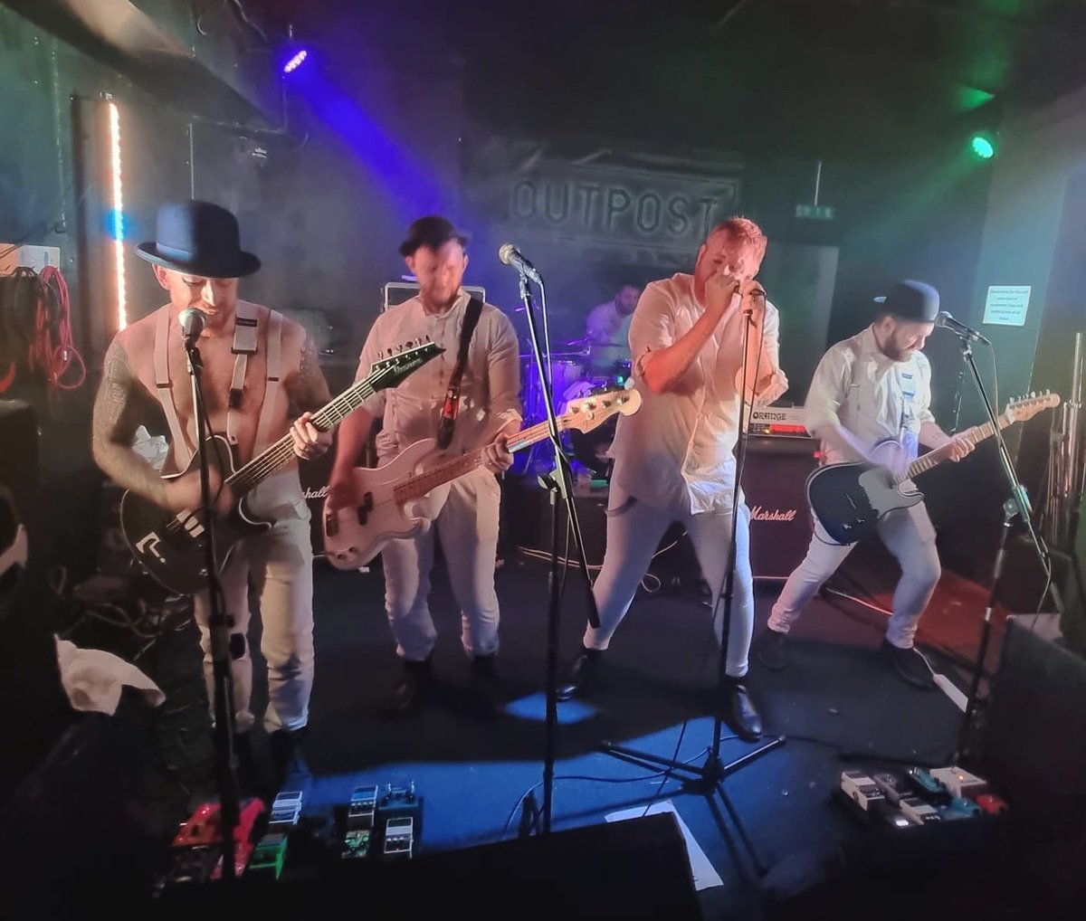 ☔️☔️ Singin' in the rain, just singin' in the rain, what a glorious feeling im happy again! ☔️☔️