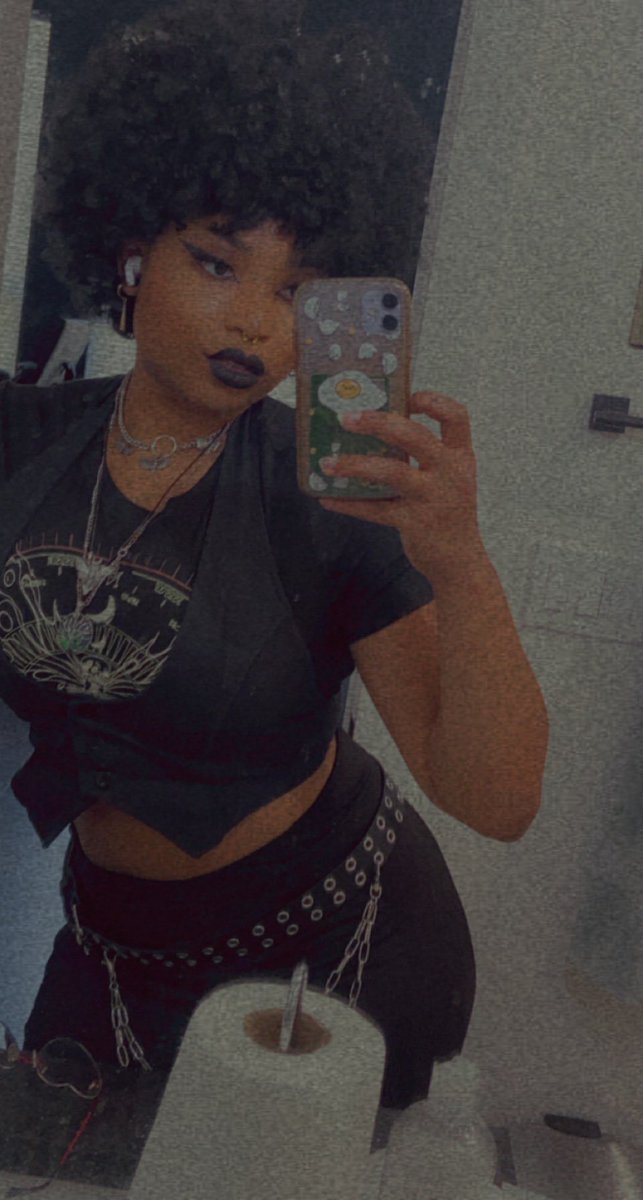 I need to actually post on here more 😭 including my cosplay stuff too #ootd