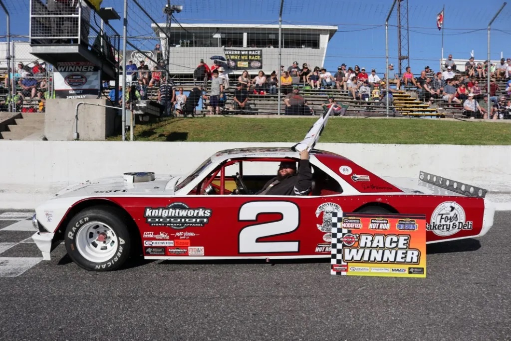 OSCAARRacing's tweet photo. .@HawnRacing currently is tied for the most @QwickWick Fire Starter #OSCAAR Hot Rod feature victories at @Sunset_Speedway with Dan Archibald, as each have four a piece.
Hawn will make his return to the tour this weekend for the time since 2021.
#FallVelocity https://t.co/1PhxPVSztd