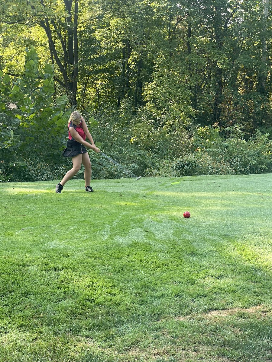 KHS_LadyKatGolf's tweet photo. Sectionals! ⛳️💪🏼 We’re at the halfway mark! Let’s go Kokomo! 💙❤️ https://t.co/ghV093gNi6
