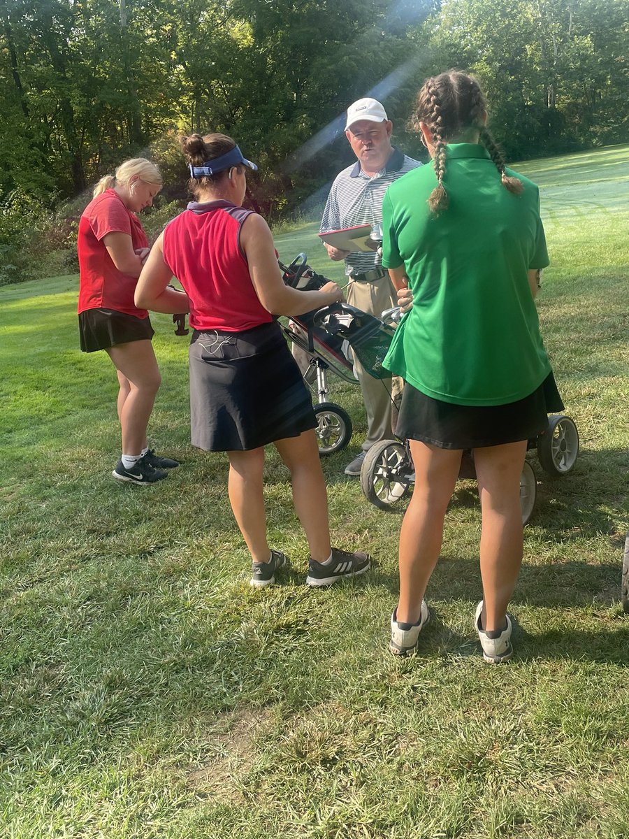 KHS_LadyKatGolf's tweet photo. Sectionals! ⛳️💪🏼 We’re at the halfway mark! Let’s go Kokomo! 💙❤️ https://t.co/ghV093gNi6