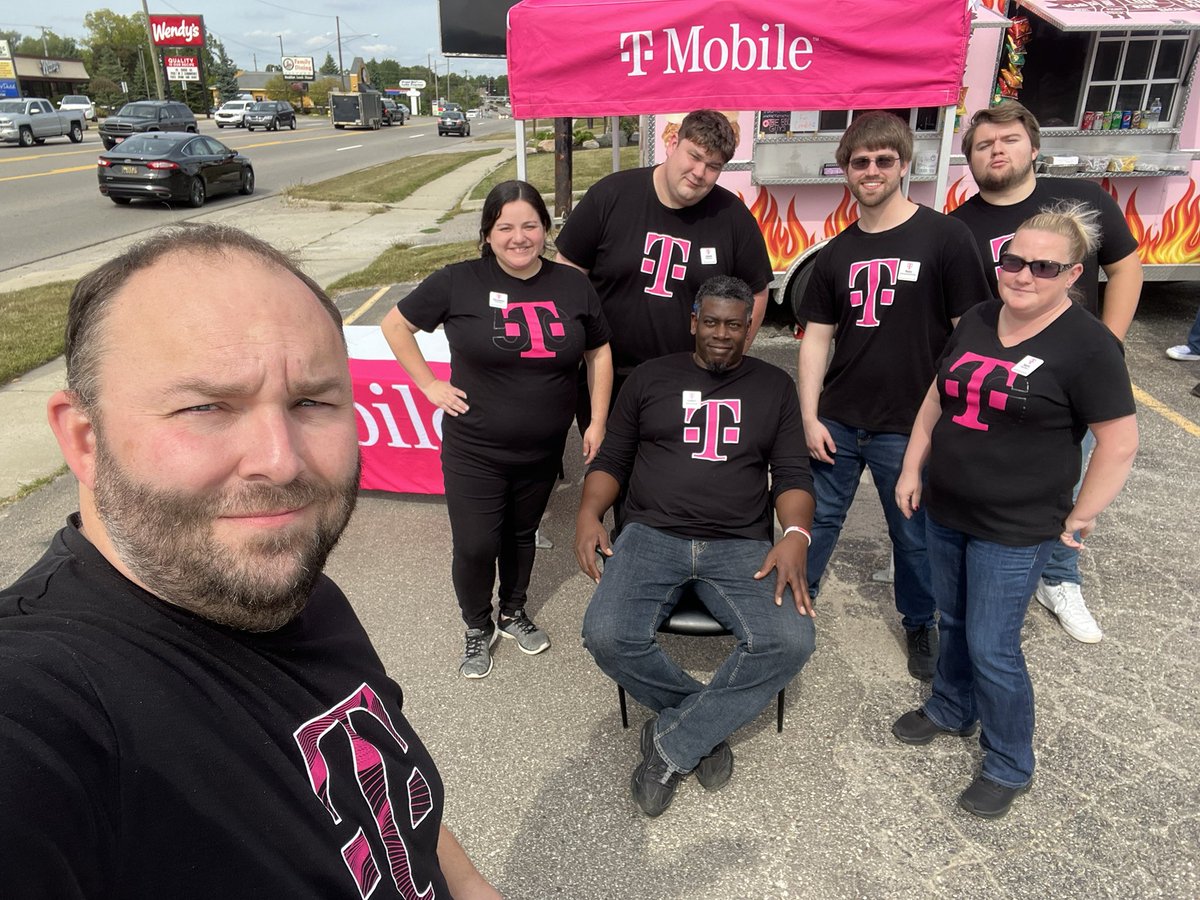 Joe Monge (@joe_monge1) on Twitter photo Wish I would’ve come hungry… 3GSM in Lapeer with a BBQ truck, tent & perfect weather for Apple launch day. <a href="/RickyVasquezMI/">Ricky Vasquez</a> @jmattd5 <a href="/pedrobyers1/">Pedro Byers</a> Wish I would’ve come hungry… 3GSM in Lapeer with a BBQ truck, tent & perfect weather for Apple launch day. <a href="/RickyVasquezMI/">Ricky Vasquez</a> @jmattd5 <a href="/pedrobyers1/">Pedro Byers</a>