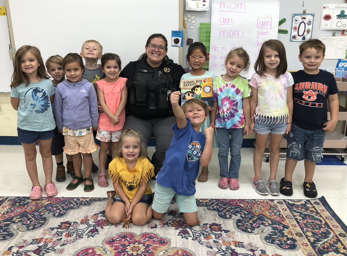 AmberJo06431526's tweet photo. O is for Officer Amanda!!! The kindergarten classes were thrilled to welcome our very own Officer Amanda as a guest reader this week!!! We sure are lucky to have her❤️ #reachinggreatnesstogether https://t.co/xi2chJqMjx