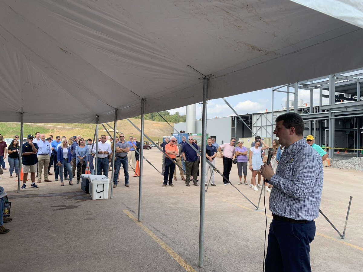 I couldn’t be more excited to help welcome Mountaintop Beverage to West Virginia today. I was blown away by the facility when we saw it back in May, and I can’t wait to see all the great ways they impact our economy.